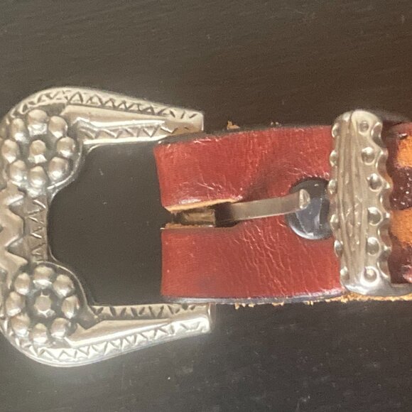 Vintage Disney Embossed Leather Belt With Characters - 28" Long 1" Wide - Picture 5 of 11